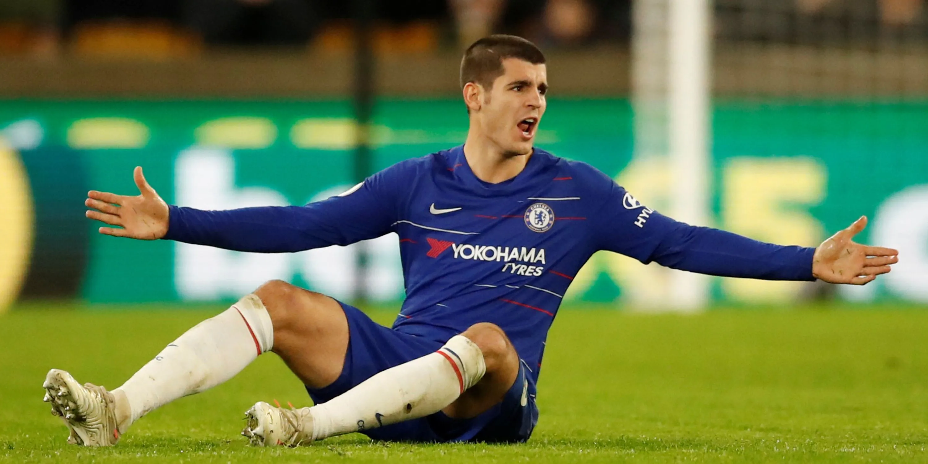 Alvaro Morata thi đấu trong trận đấu