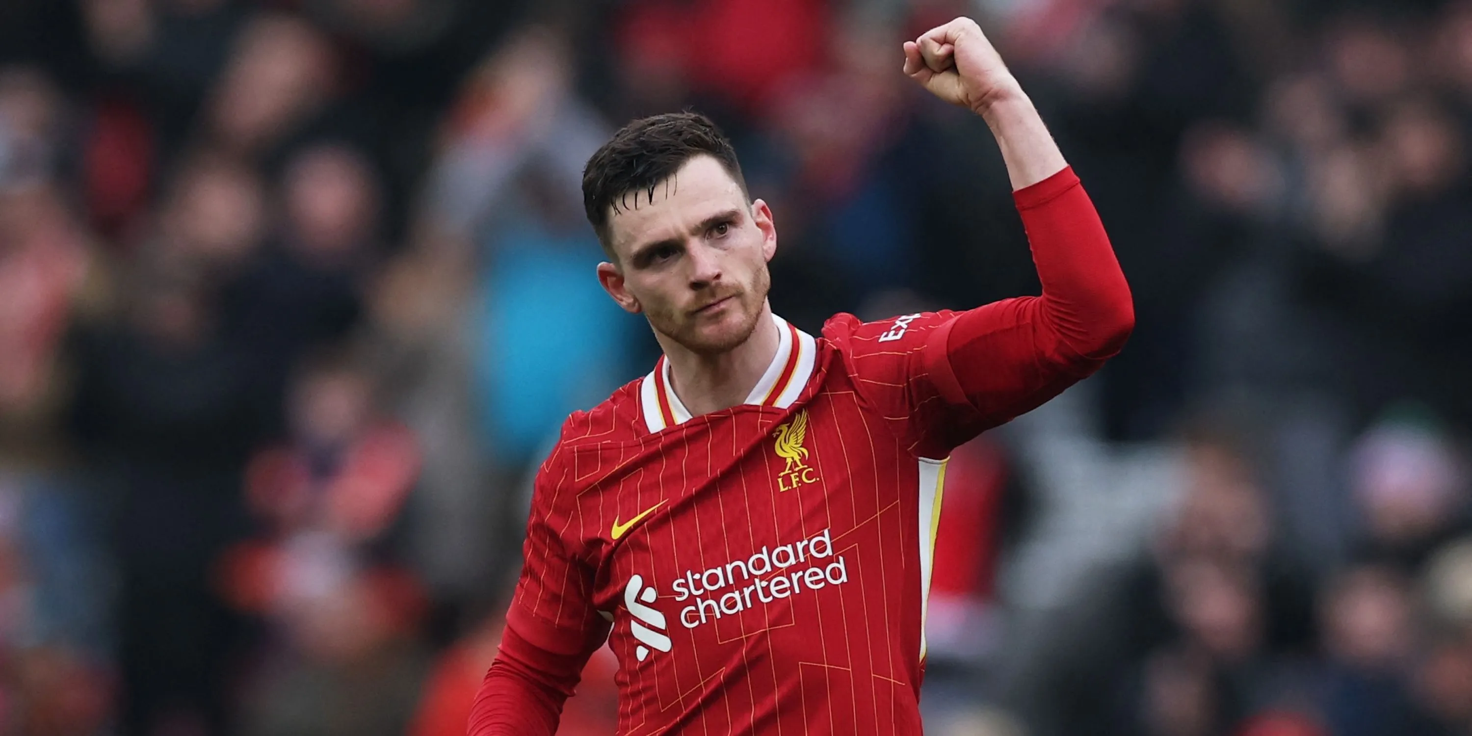 Andy Robertson ăn mừng cùng Liverpool