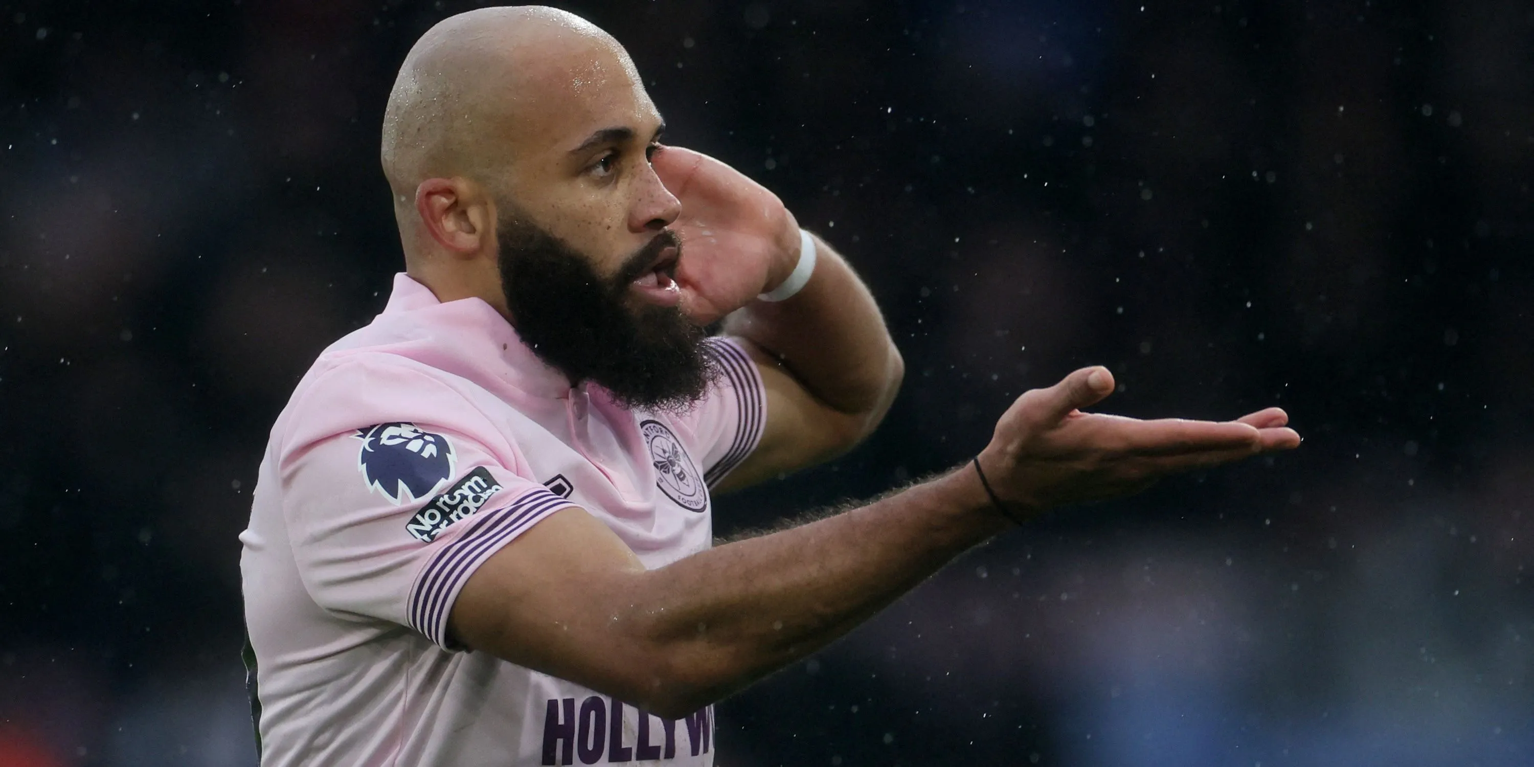 Bryan Mbeumo ăn mừng bàn thắng cho Brentford tại Ngoại hạng Anh.