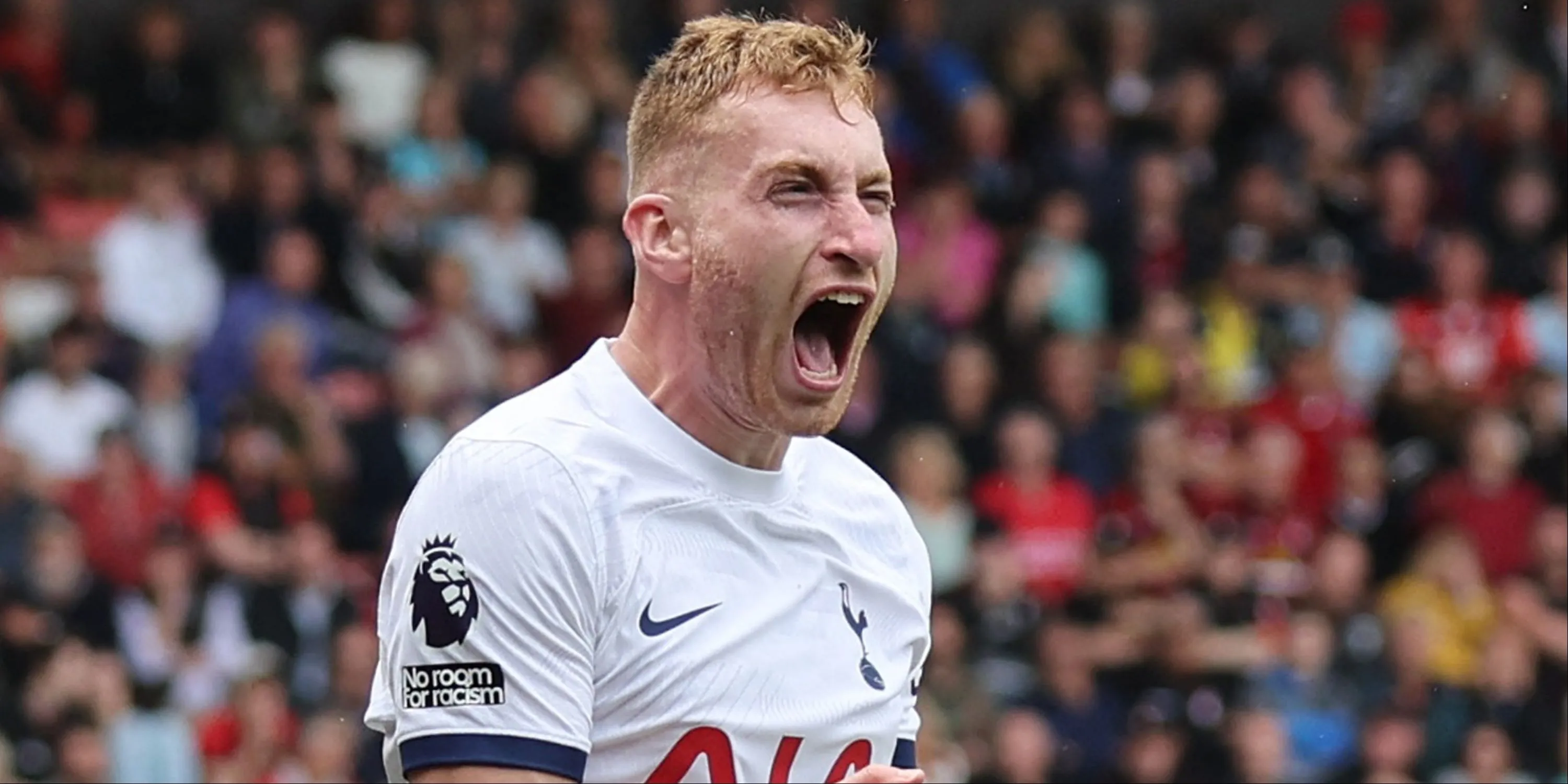 Cổ động viên Tottenham Hotspur ăn mừng trên khán đài