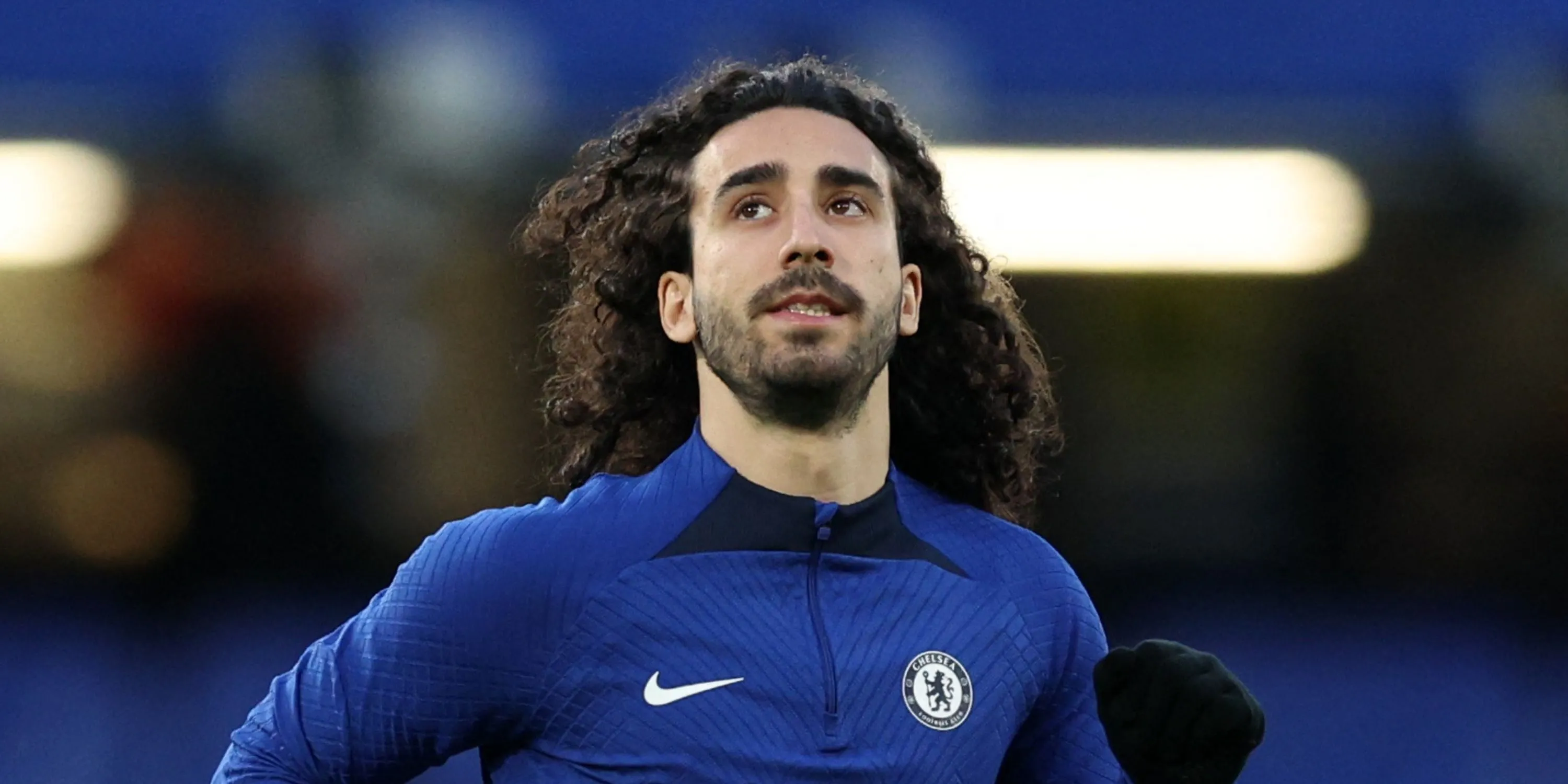 Hậu vệ Chelsea Marc Cucurella thi đấu