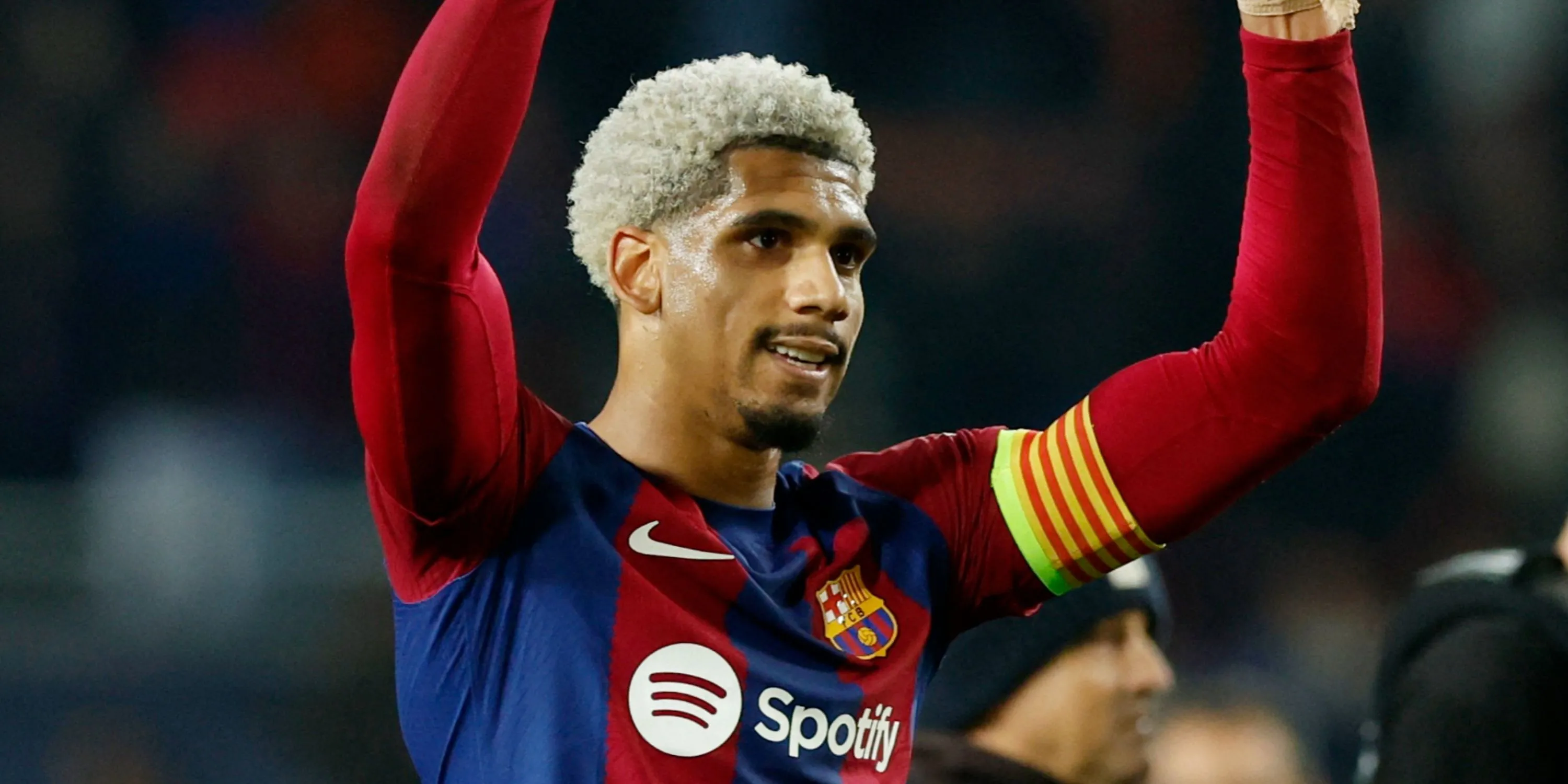Hậu vệ Ronald Araujo của Barcelona trong trận đấu