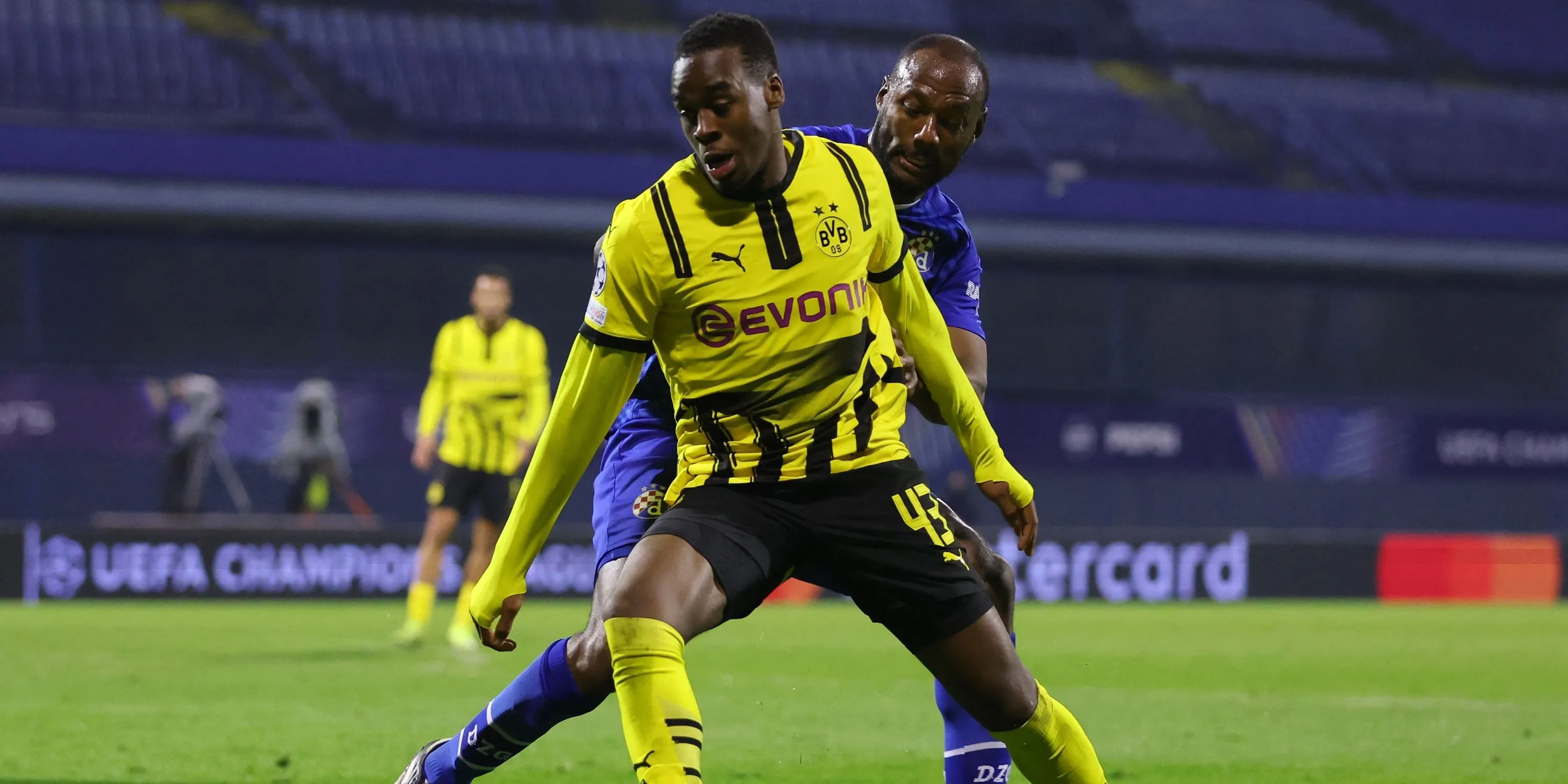 Jamie Gittens trong màu áo Borussia Dortmund