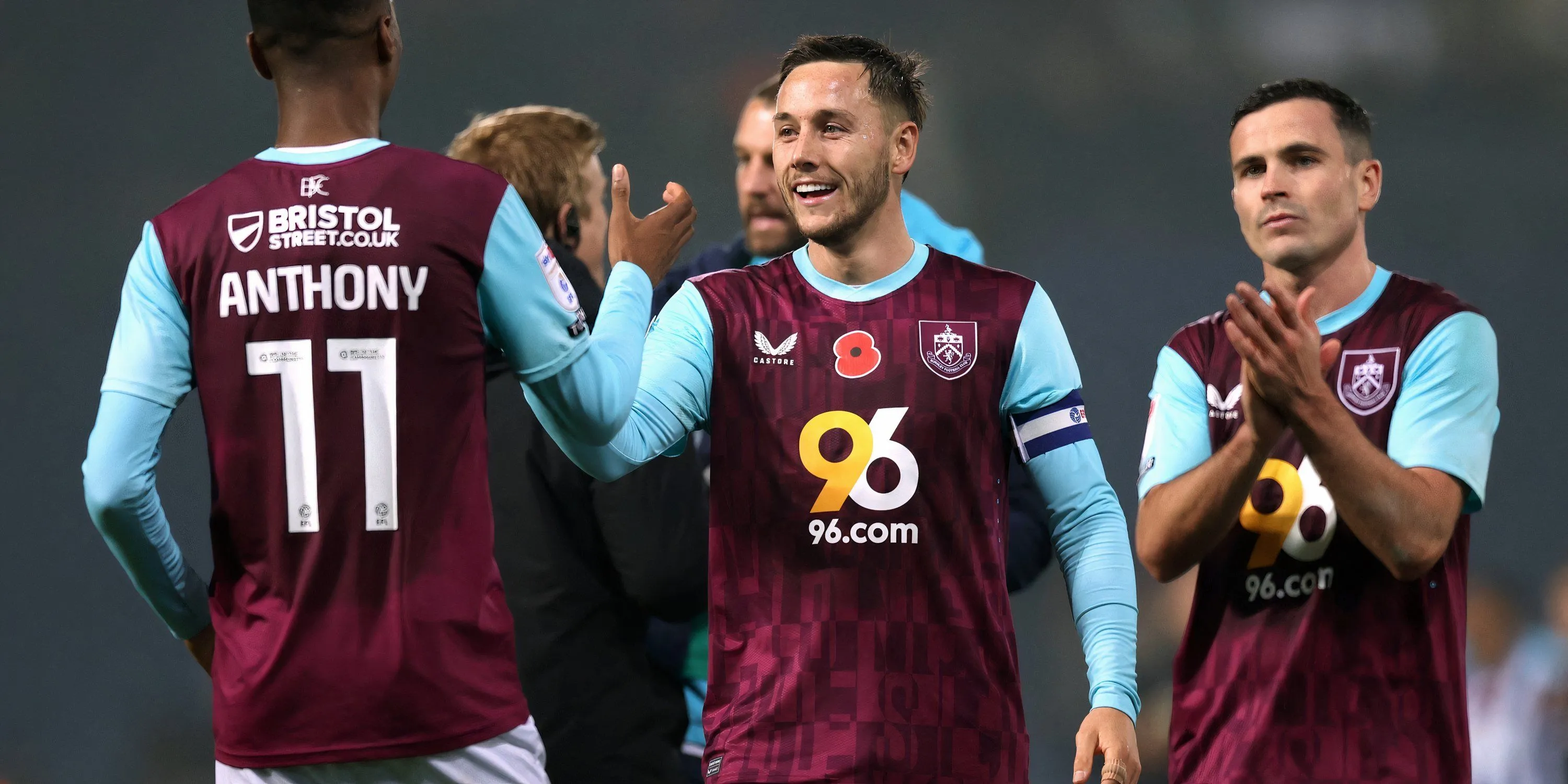 Josh Brownhill trong màu áo Burnley