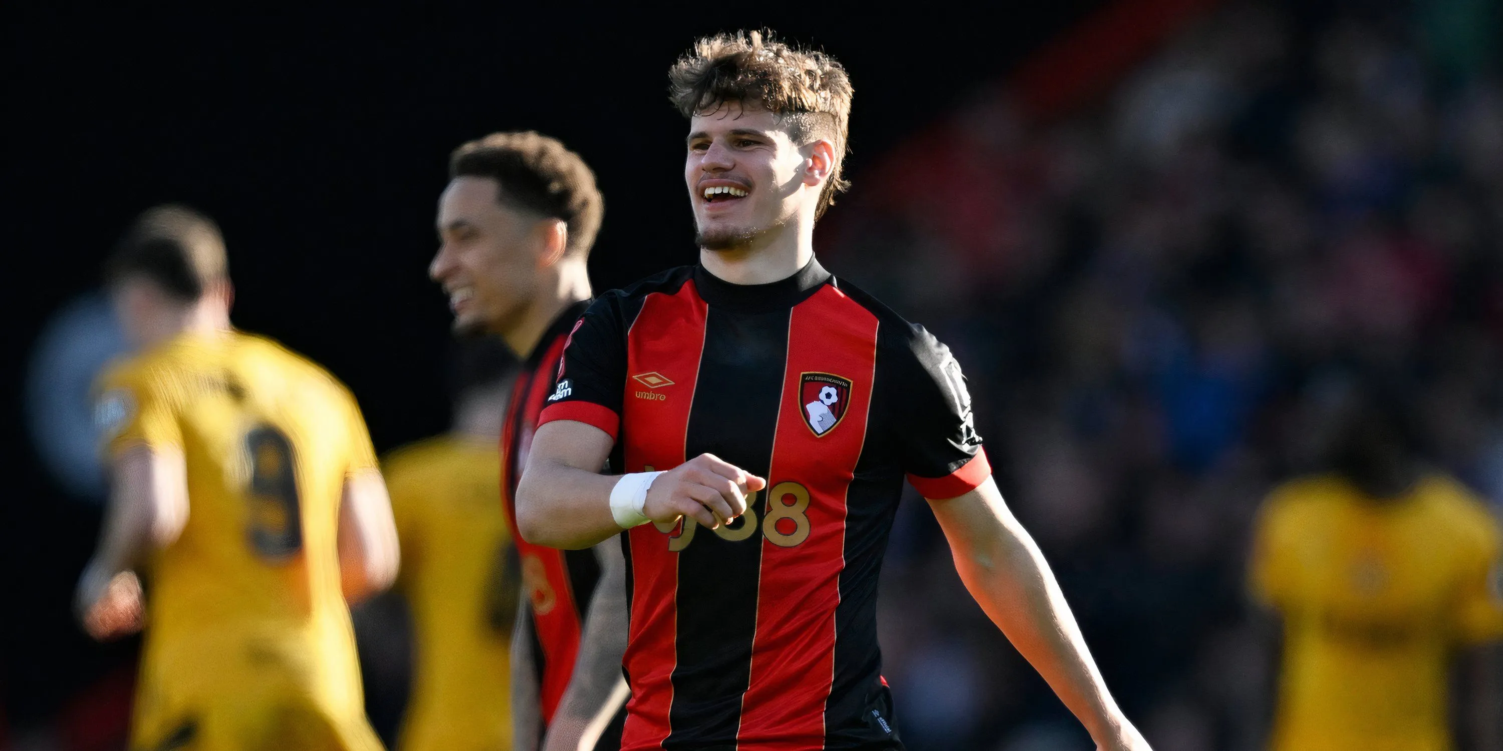 Milos Kerkez thi đấu năng nổ cho Bournemouth mùa giải này