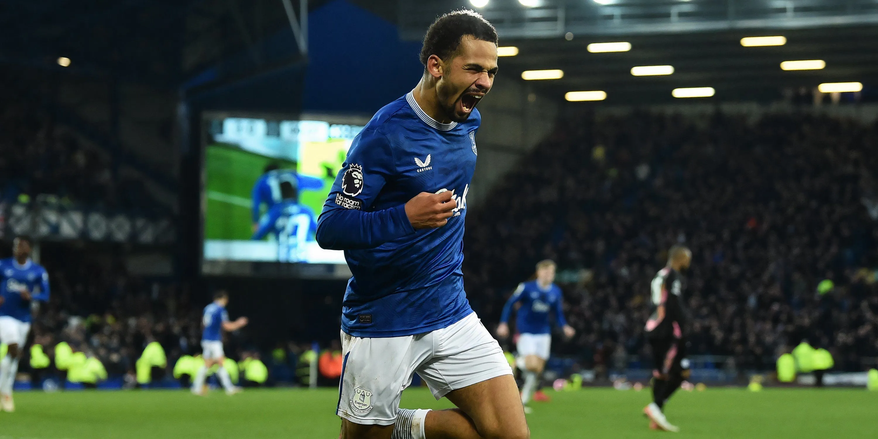 Ngôi sao Iliman Ndiaye trong màu áo Everton
