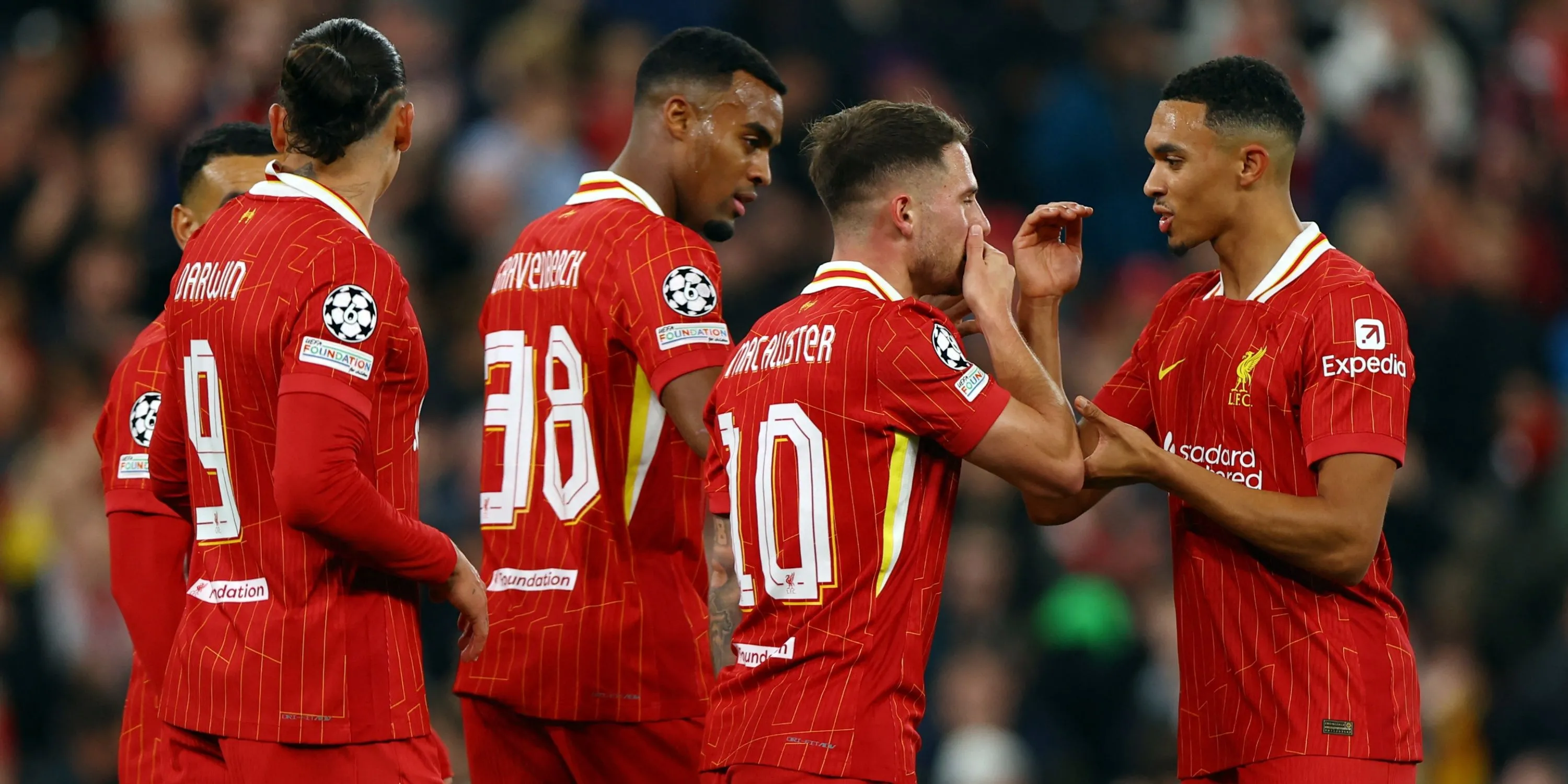 Ryan Gravenberch và Frenkie De Jong, bộ đôi tiền vệ tiềm năng của Liverpool
