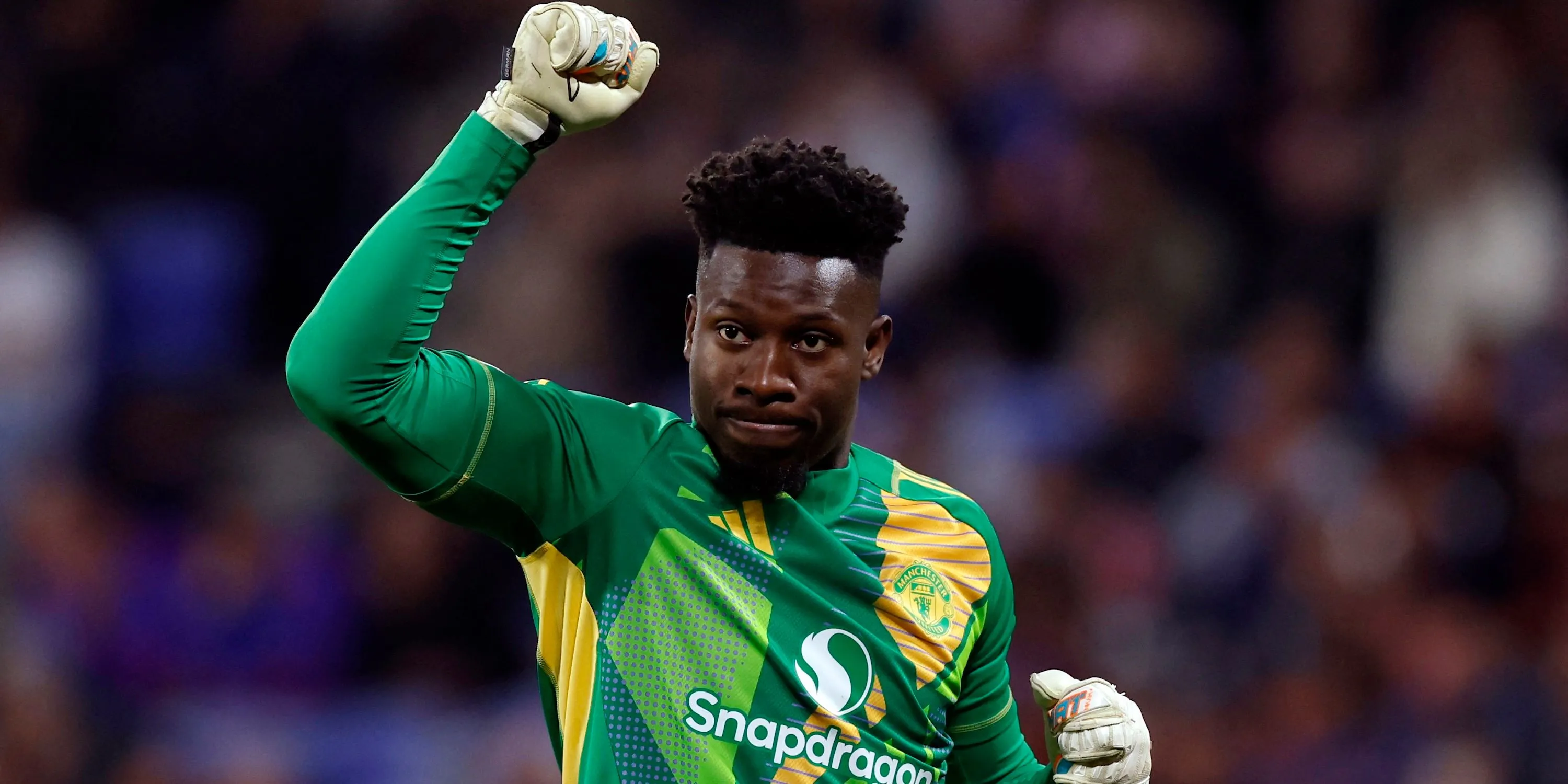Thủ môn Andre Onana của Manchester United trên sân