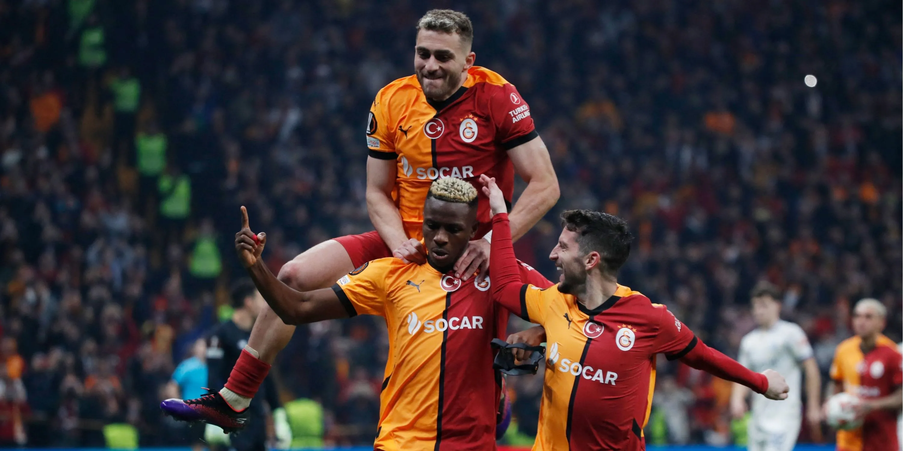 Tiền đạo Baris Alper Yilmaz của Galatasaray, mục tiêu của Aston Villa