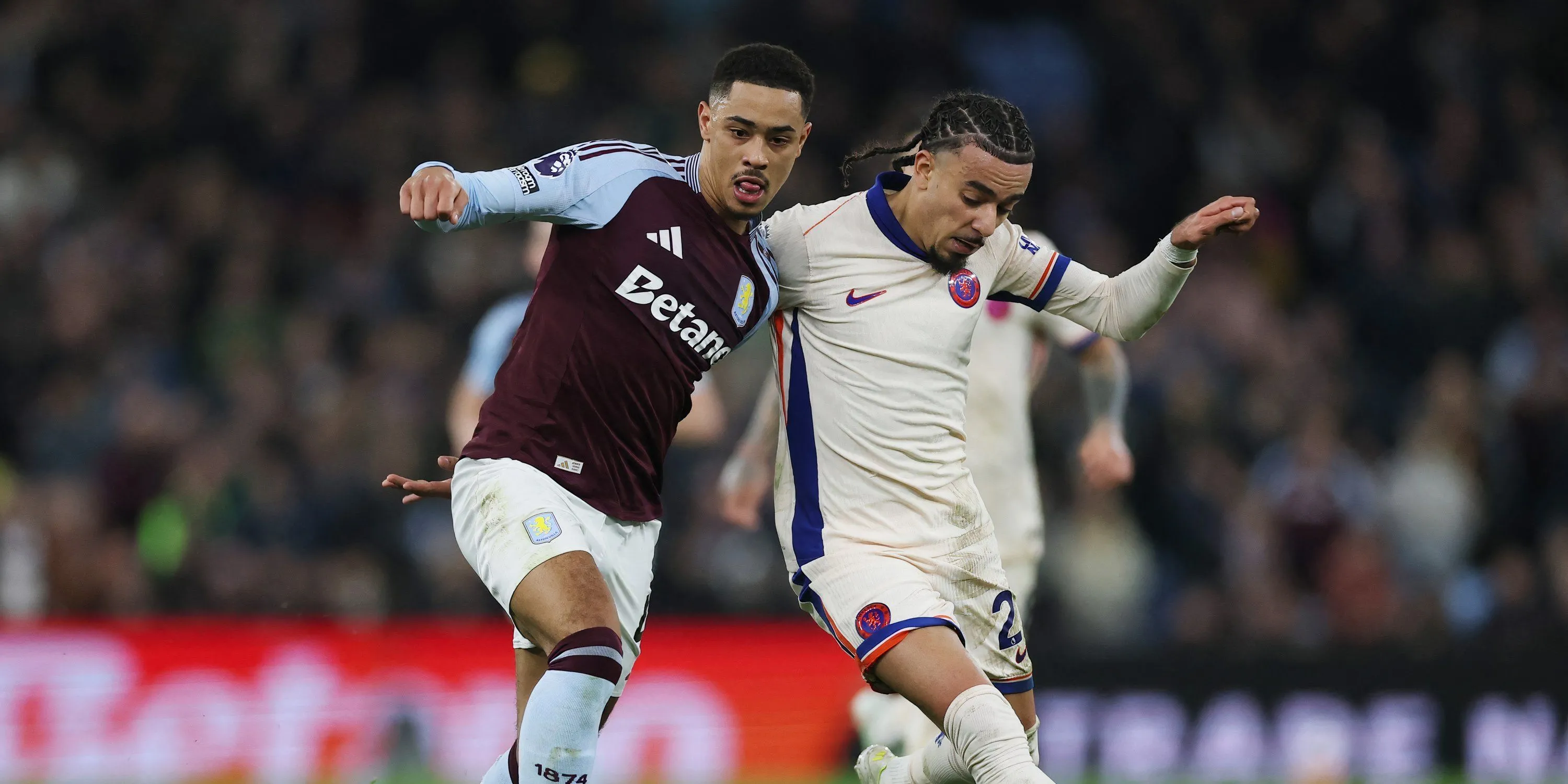 Tiền vệ Jacob Ramsey của Aston Villa, cầu thủ được so sánh với Omari Hutchinson
