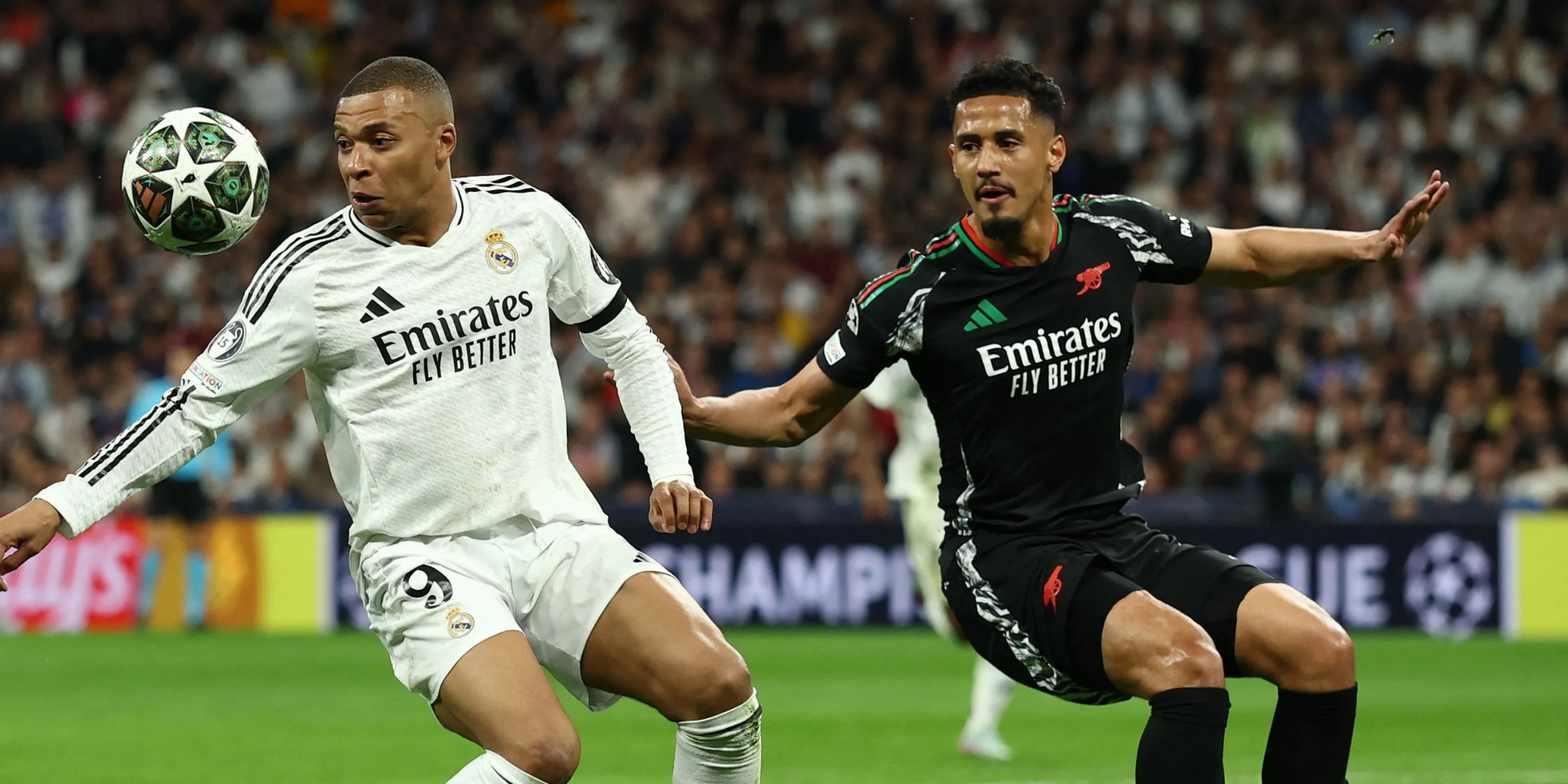 Trung vệ William Saliba trong màu áo Arsenal thi đấu tại Champions League