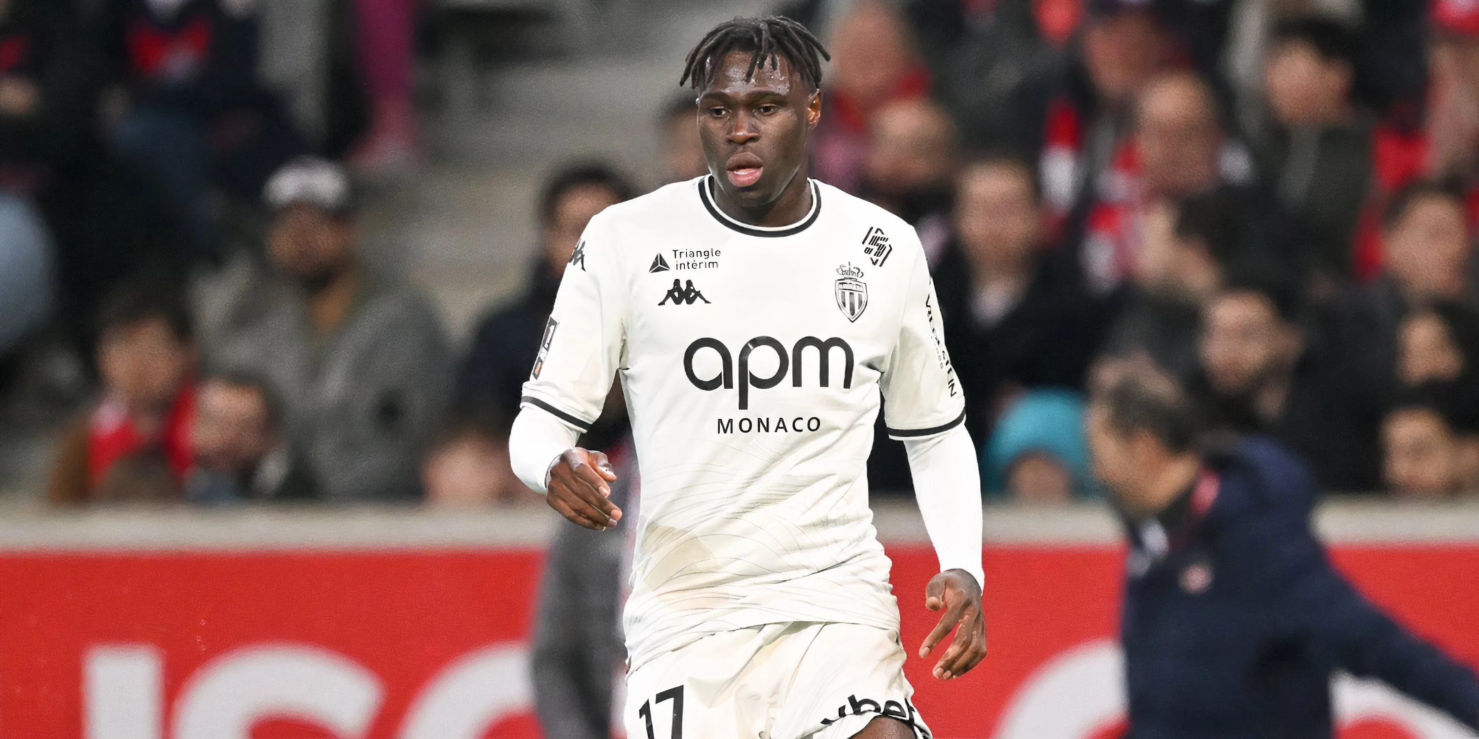 Wilfried Singo trong trận đấu của Monaco