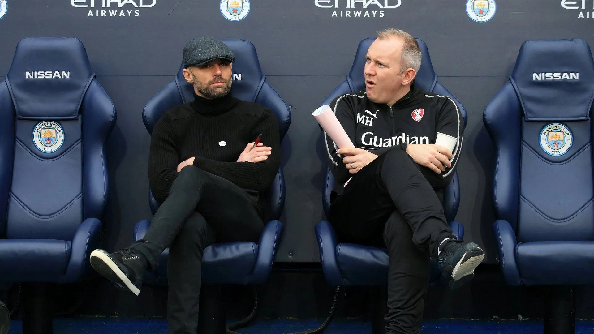 Cựu HLV Paul Warne và tân HLV Matt Hamshaw của Rotherham