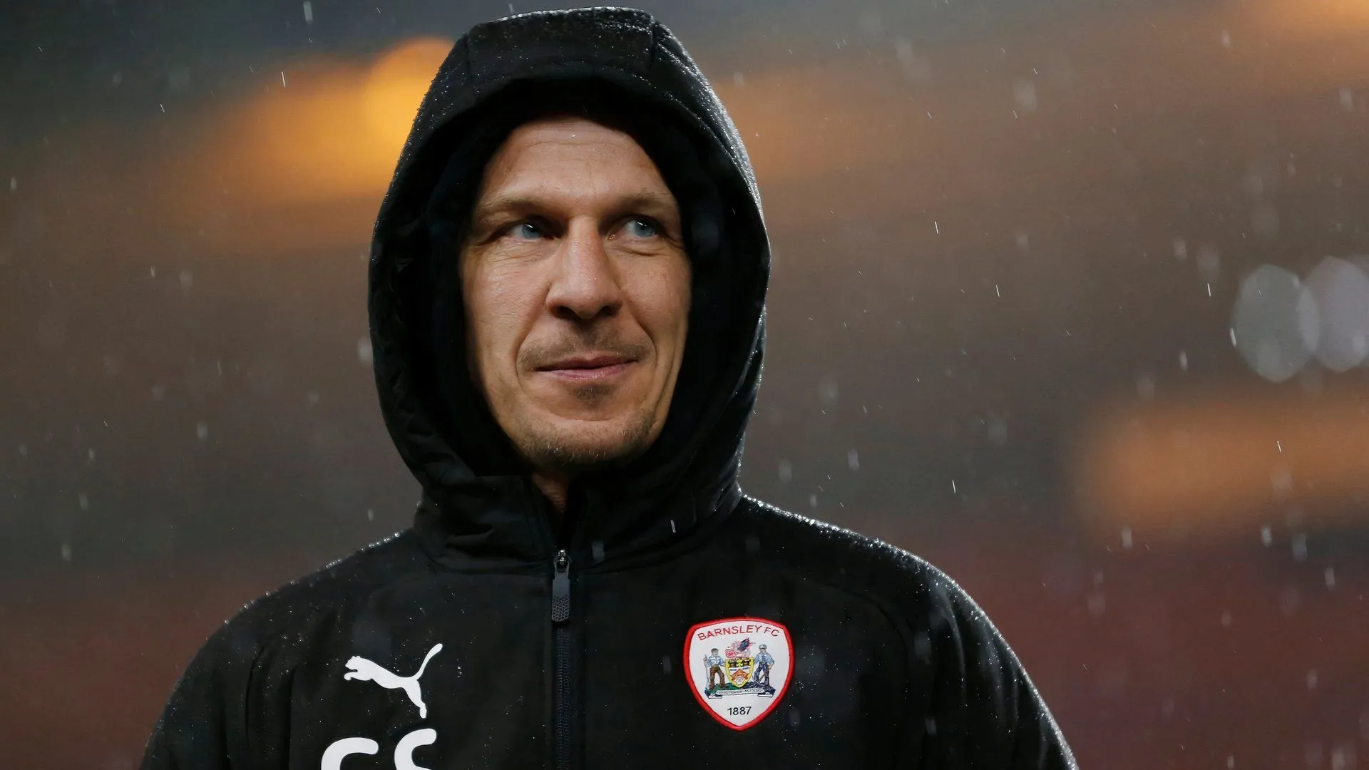 Gerhard Struber trên ghế chỉ đạo của Barnsley tại Championship