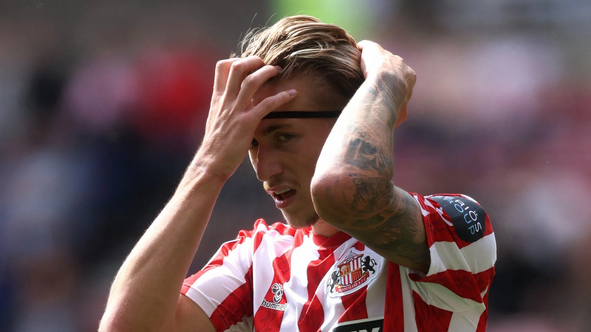 Jack Clarke ăn mừng bàn thắng trong màu áo Sunderland