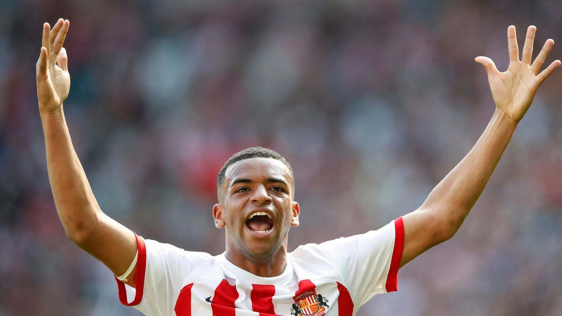 Jewison Bennette thi đấu cho Sunderland