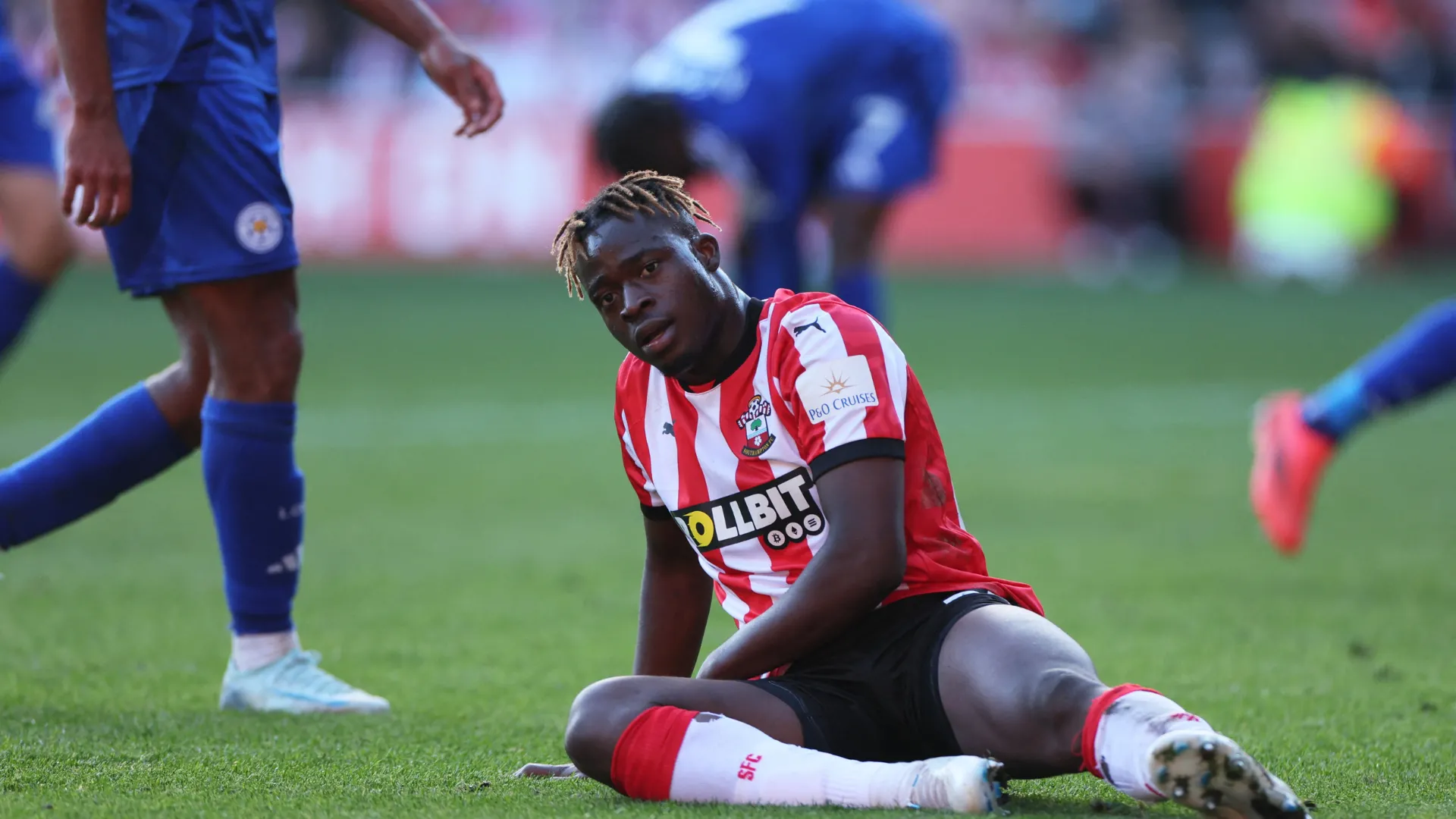 Kamaldeen Sulemana trong màu áo Southampton với màn trình diễn chưa như ý