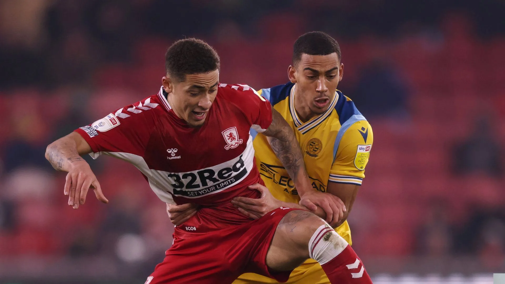 Tiền vệ Andy Rinomhota của Cardiff City