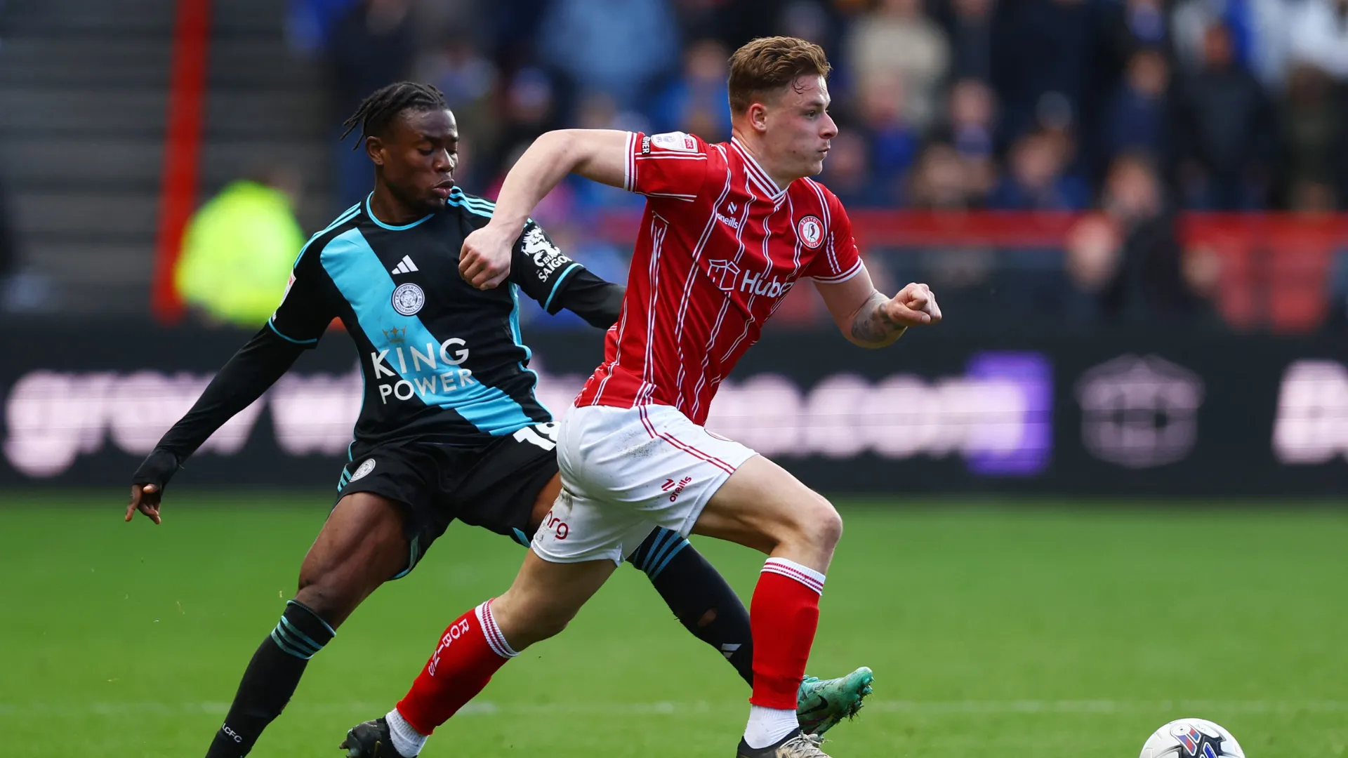 Cam Pring trong màu áo Bristol City