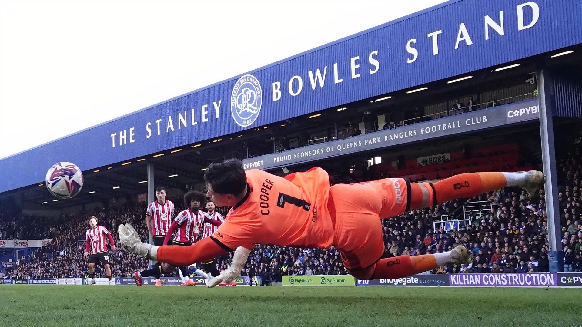 Michael Cooper thi đấu cho Sheffield United mùa giải ấn tượng