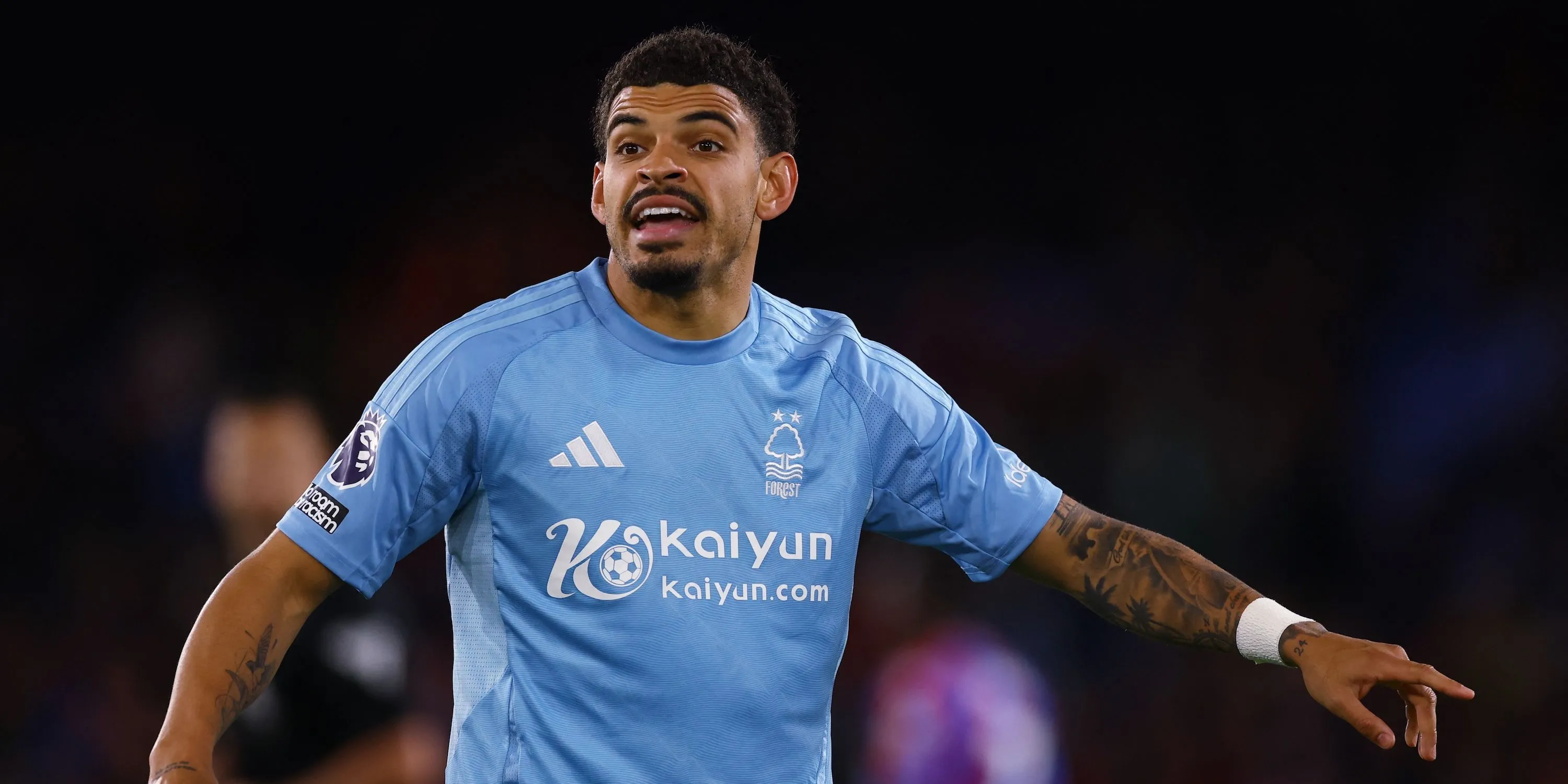Morgan Gibbs-White trong màu áo Nottingham Forest
