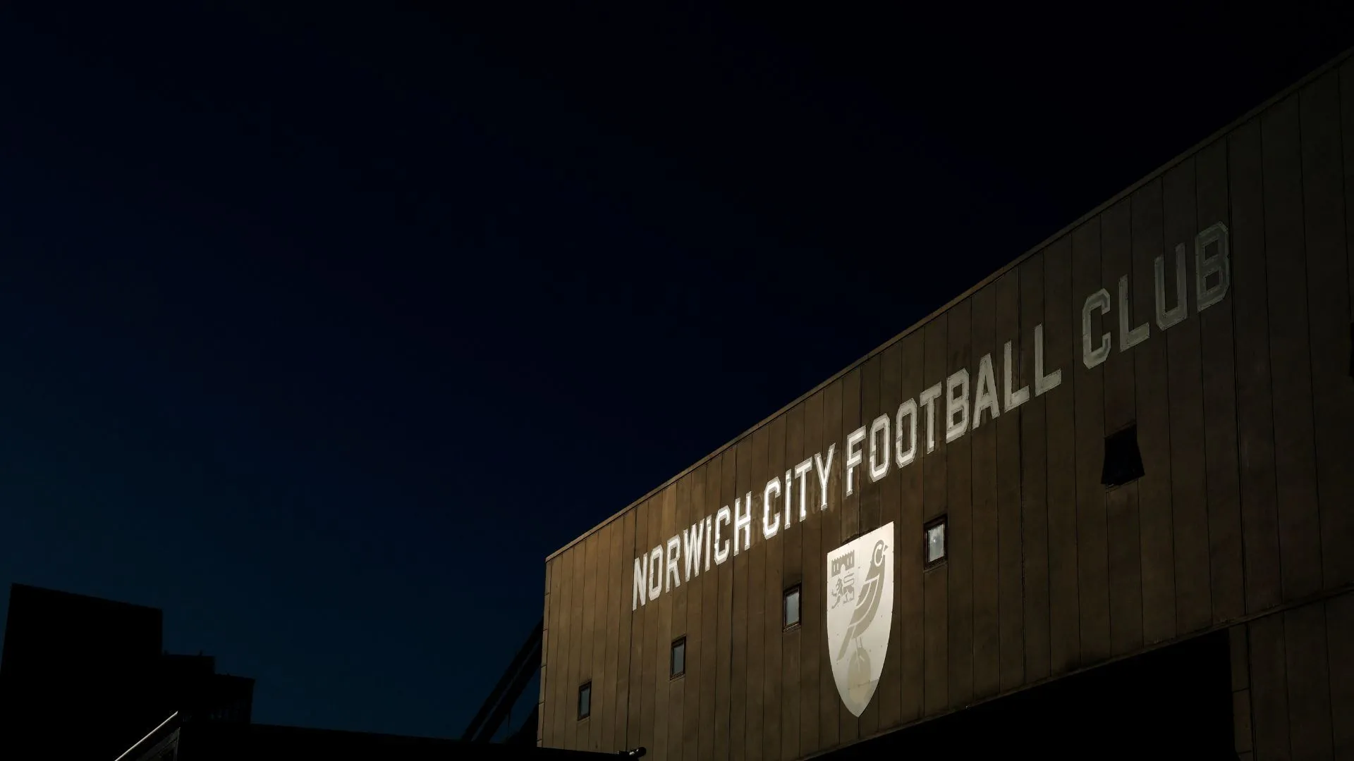 Sân vận động Carrow Road, sân nhà của Norwich City tại Giải Hạng Nhất Anh
