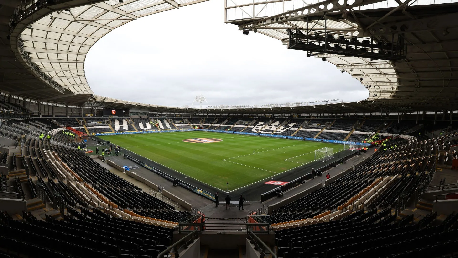 Sân vận động MKM của Hull City, thiết kế hiện đại nhưng thiếu đi sự gắn kết với khán giả