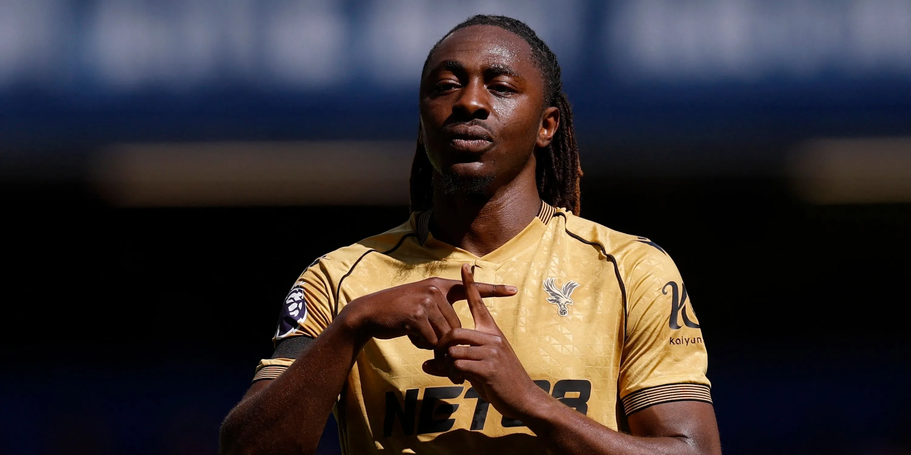 Tiền vệ Eberechi Eze ăn mừng bàn thắng cho Crystal Palace, cầu thủ được Tottenham săn đón.