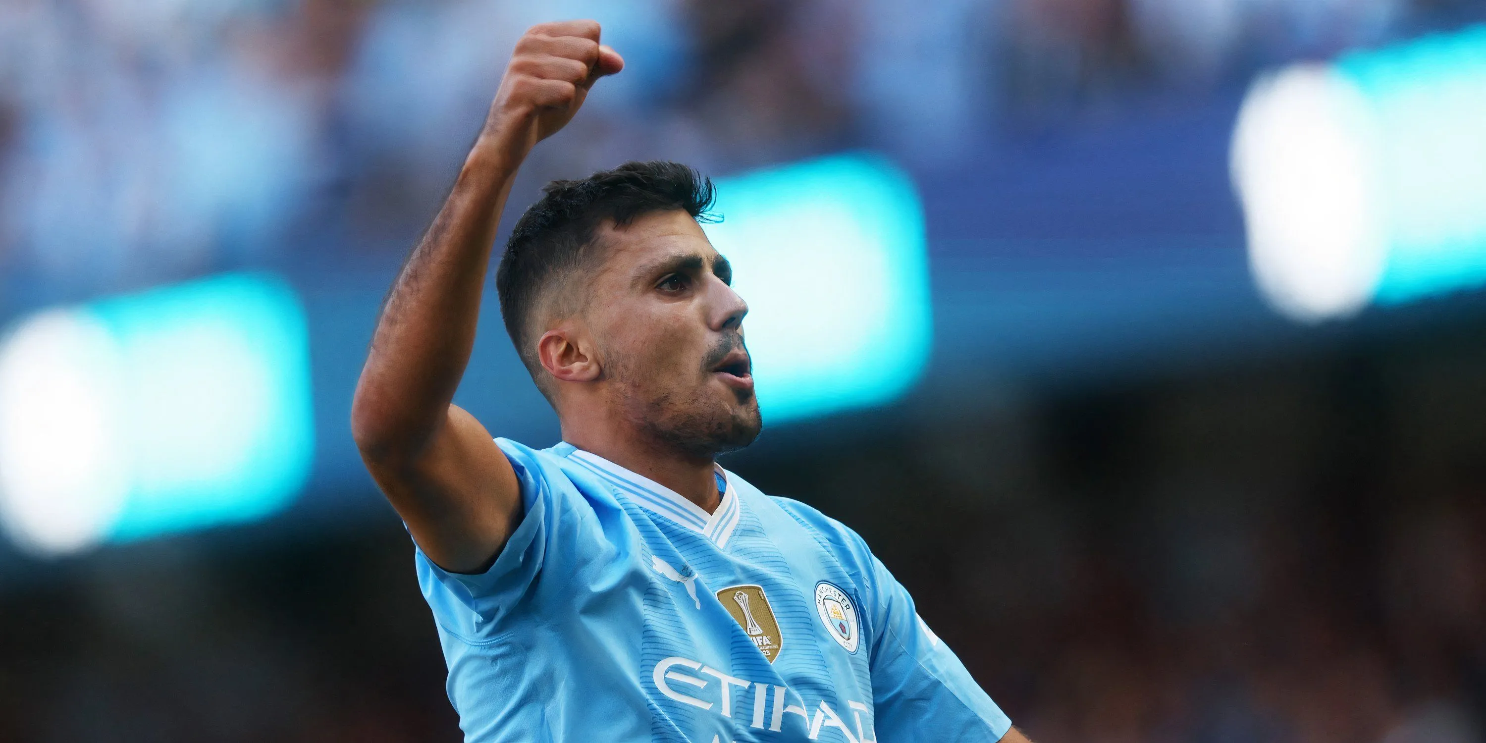 Tiền vệ Rodri của Manchester City ăn mừng sau khi giành danh hiệu Quả Bóng Vàng 2024