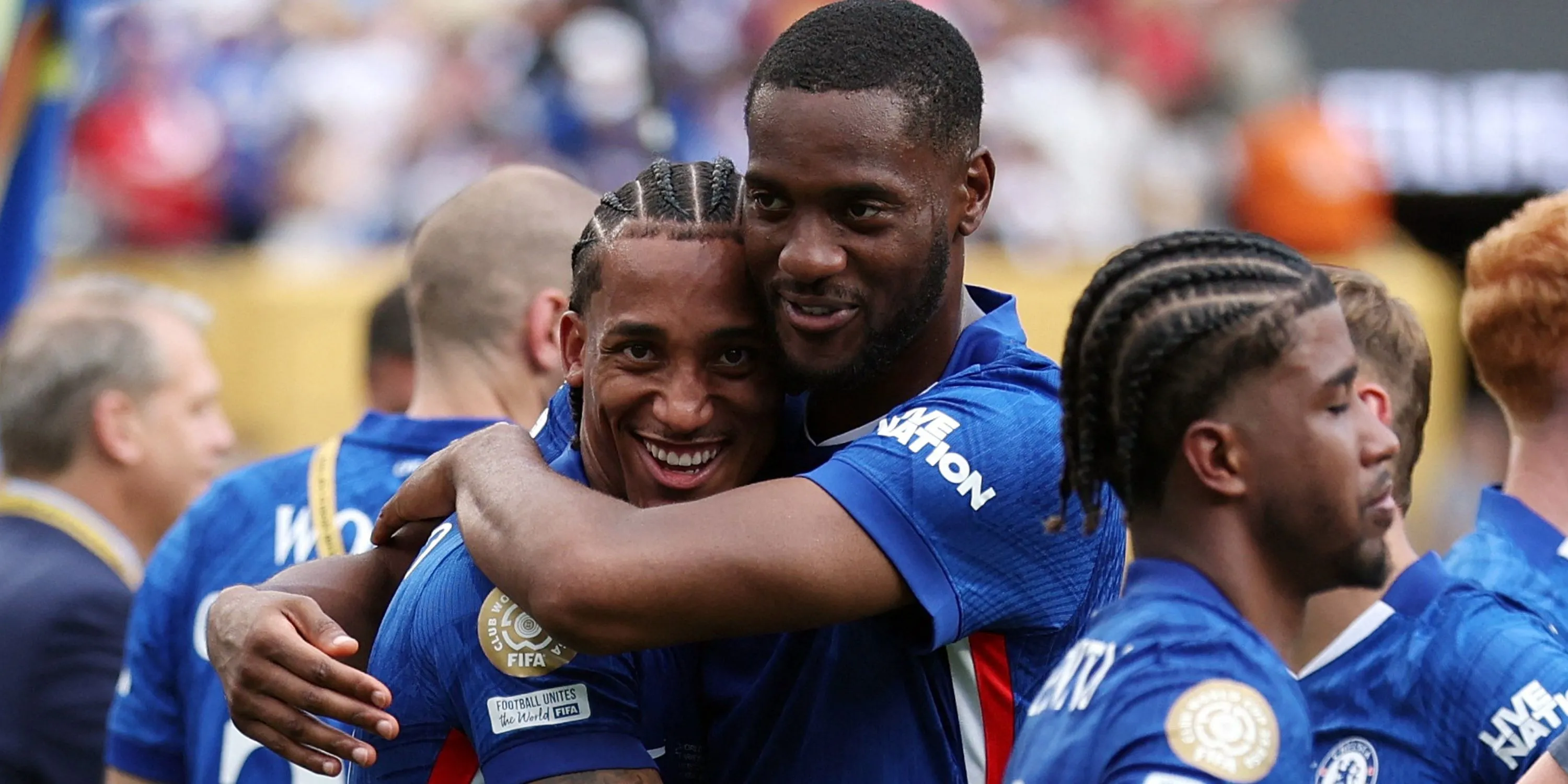 Tosin Adarabioyo và Joao Pedro ăn mừng bàn thắng cho Chelsea