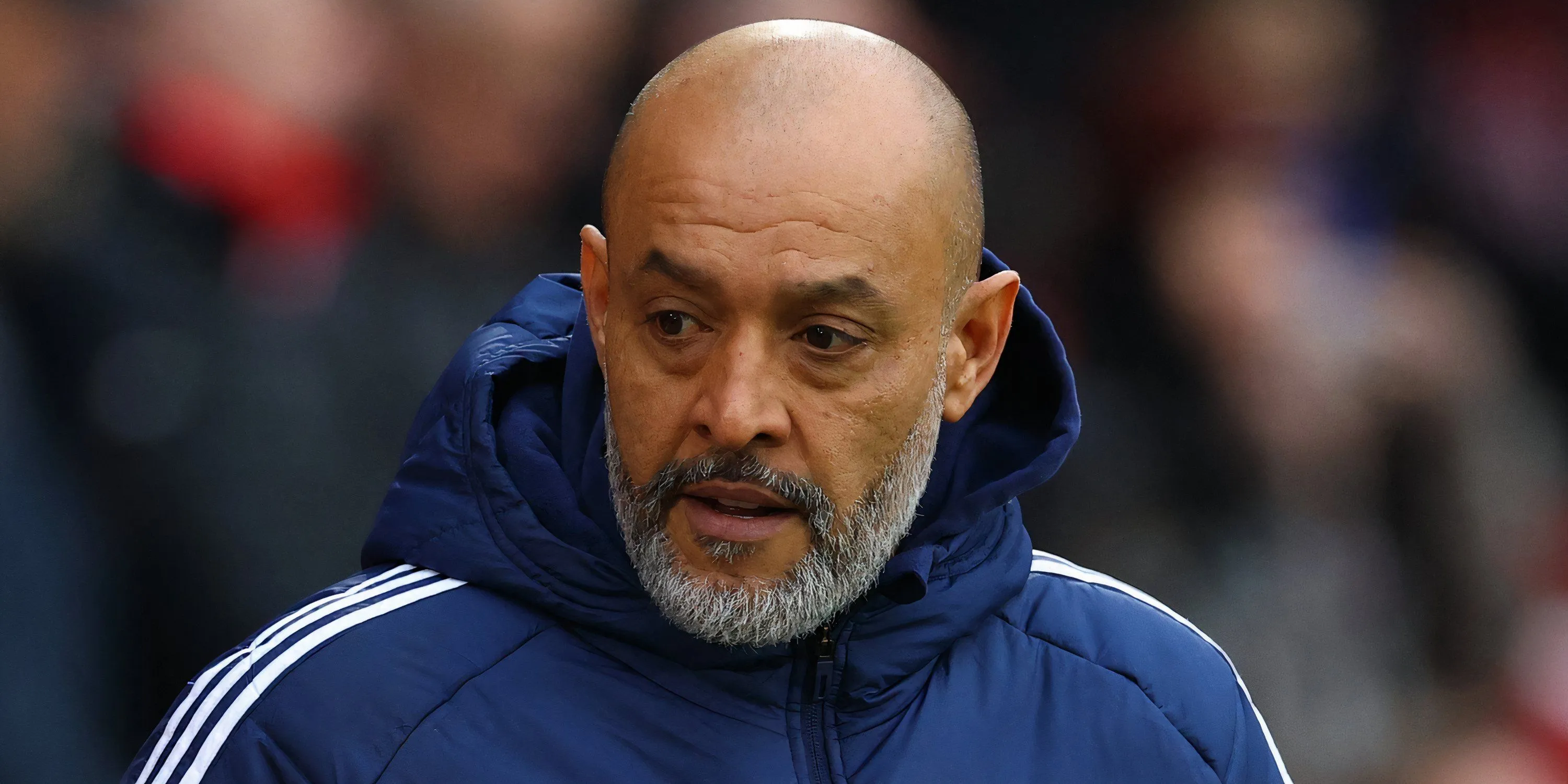 HLV Nuno Espirito Santo của Nottingham Forest trên sân