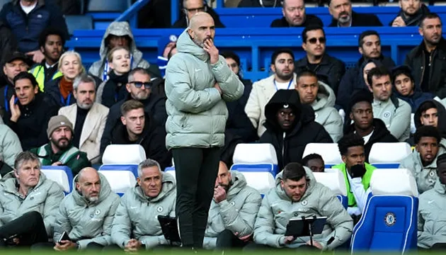 Enzo Maresca chỉ đạo trên đường biên sau thất bại Chelsea Sunderland