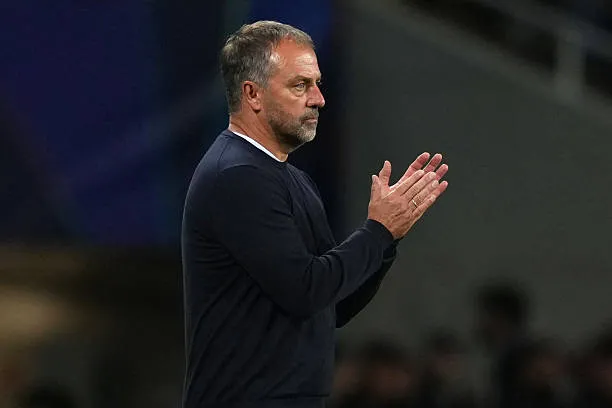 HLV Hansi Flick đối mặt nhiều bài toán chiến thuật sau trận El Clasico.